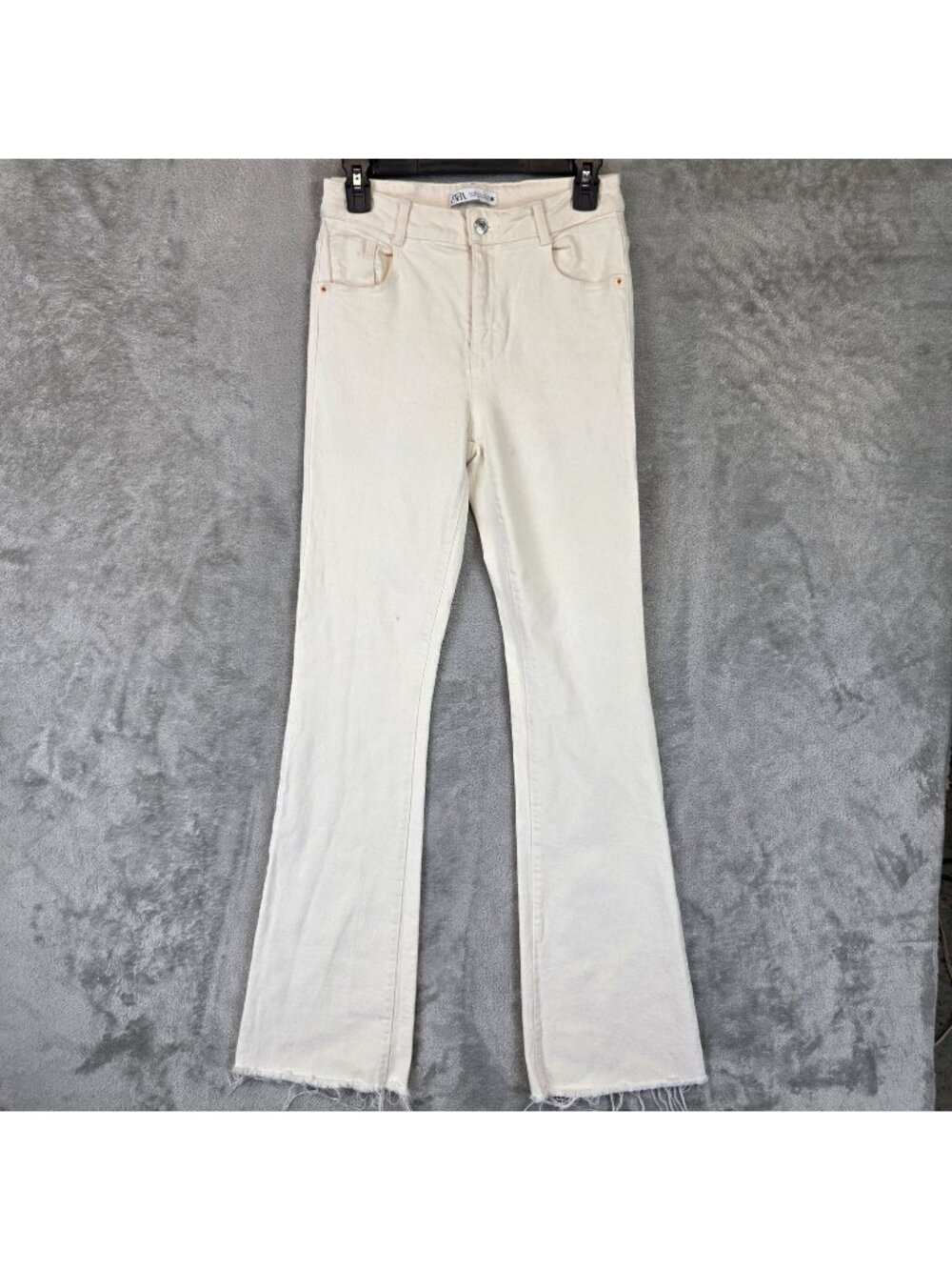 Zara Flare Jeans Womens 6 Cream Light Wash High Rise Raw Hem Stretch Denim